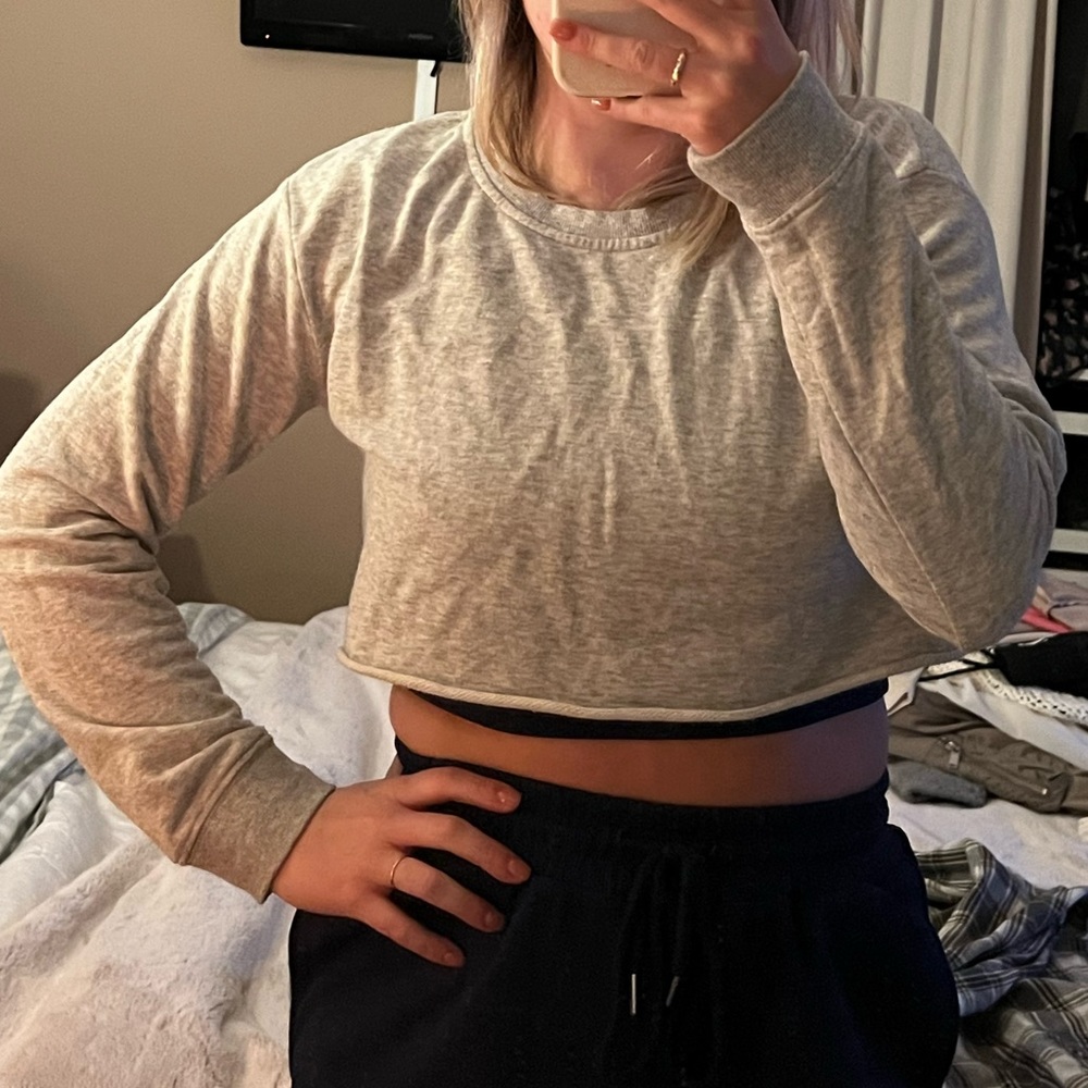 Crop sweater crewneck garage size s